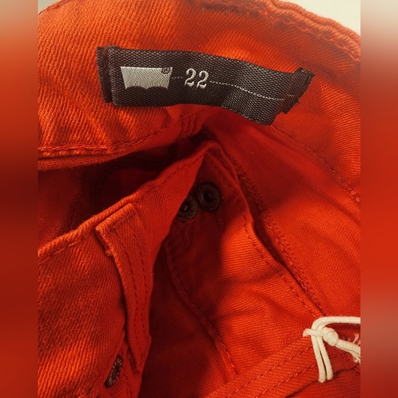 NWT Levi’s Plus Size Red Denim Shorts - Picture 4 of 6